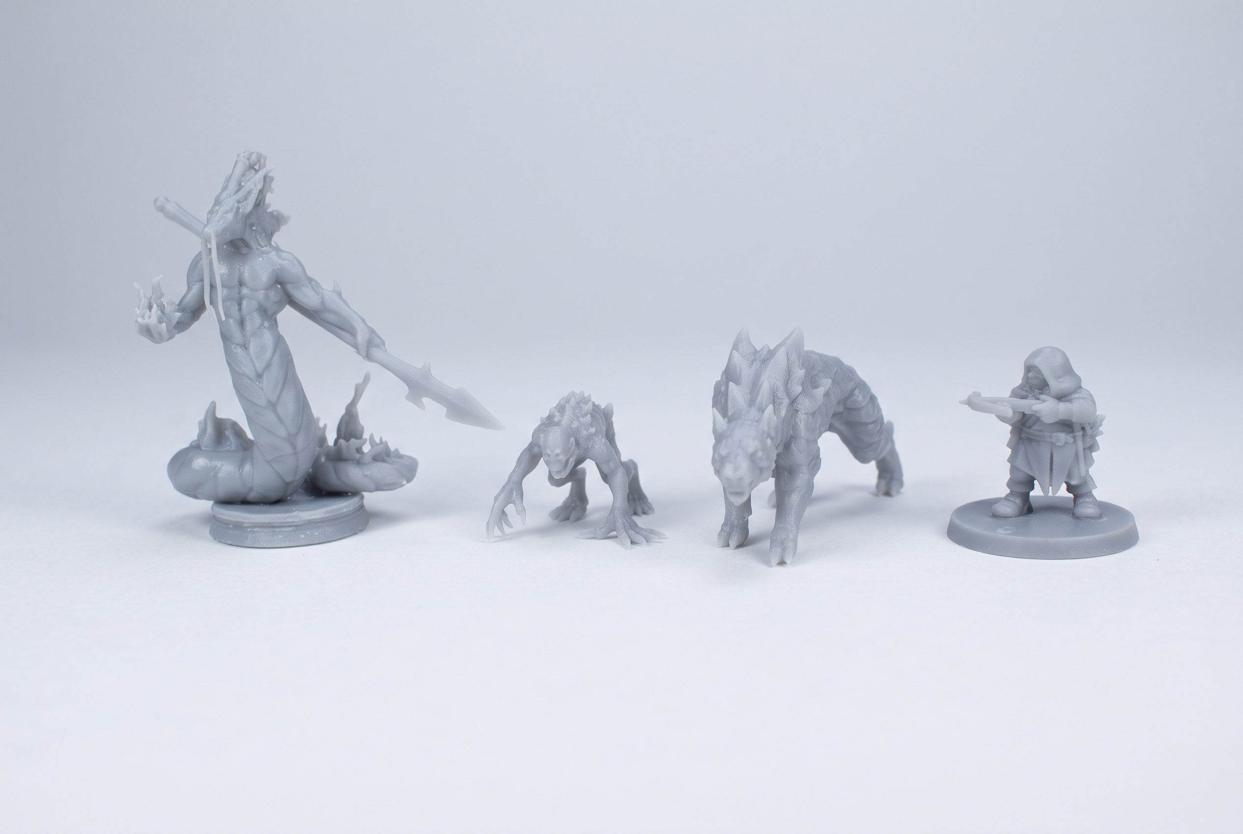 Miniaturas de Alta Fidelidade em Resina UV (Bruto vs Acabado)
